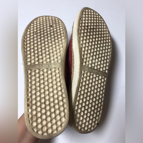 Vionic Womens Hattie Sneaker Cherry Canvas Size 8.5 - Picture 9 of 9